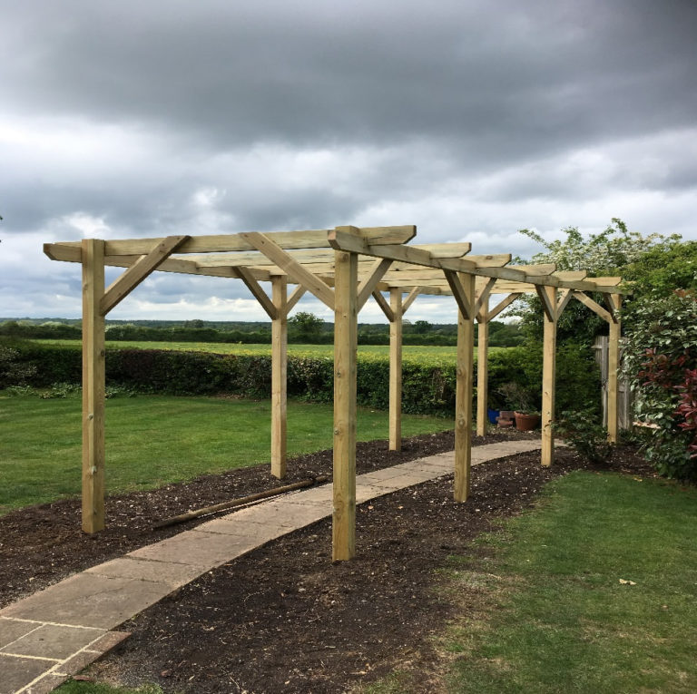 hand built trellis david matthews carpentry and joinery basingstoke