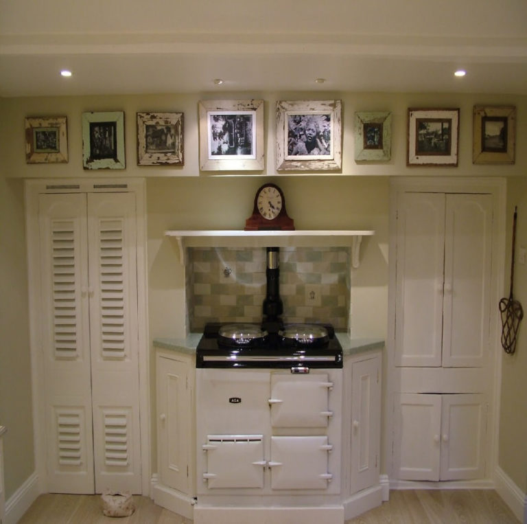 fitted kitchen range with inbuilt cupboards in basingstoke