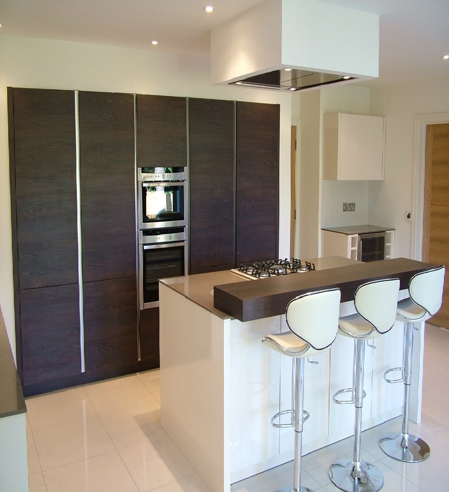 beautiful kitchen design and fitting in basingstoke island with bar stools